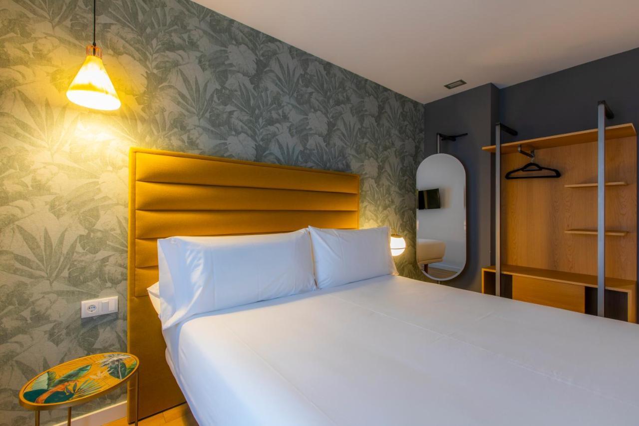 Hotel Javier Montero Ribadeo Esterno foto